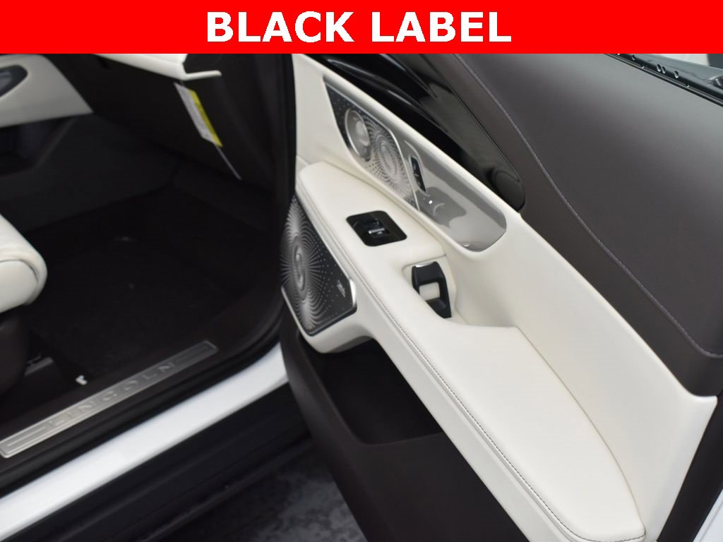 New 2026 Lincoln Nautilus Black Label w/ Jet Appearance Package image 17