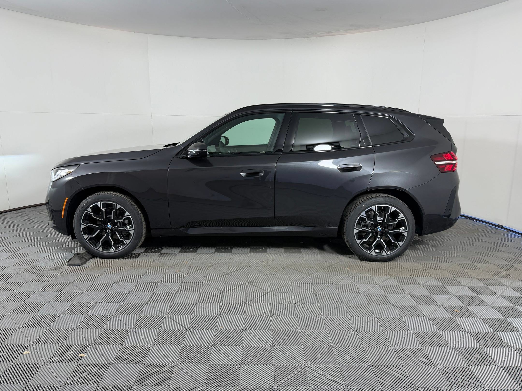 Used 2026 BMW X3 xDrive30i w/ M Sport Package AWD/4WD image 2