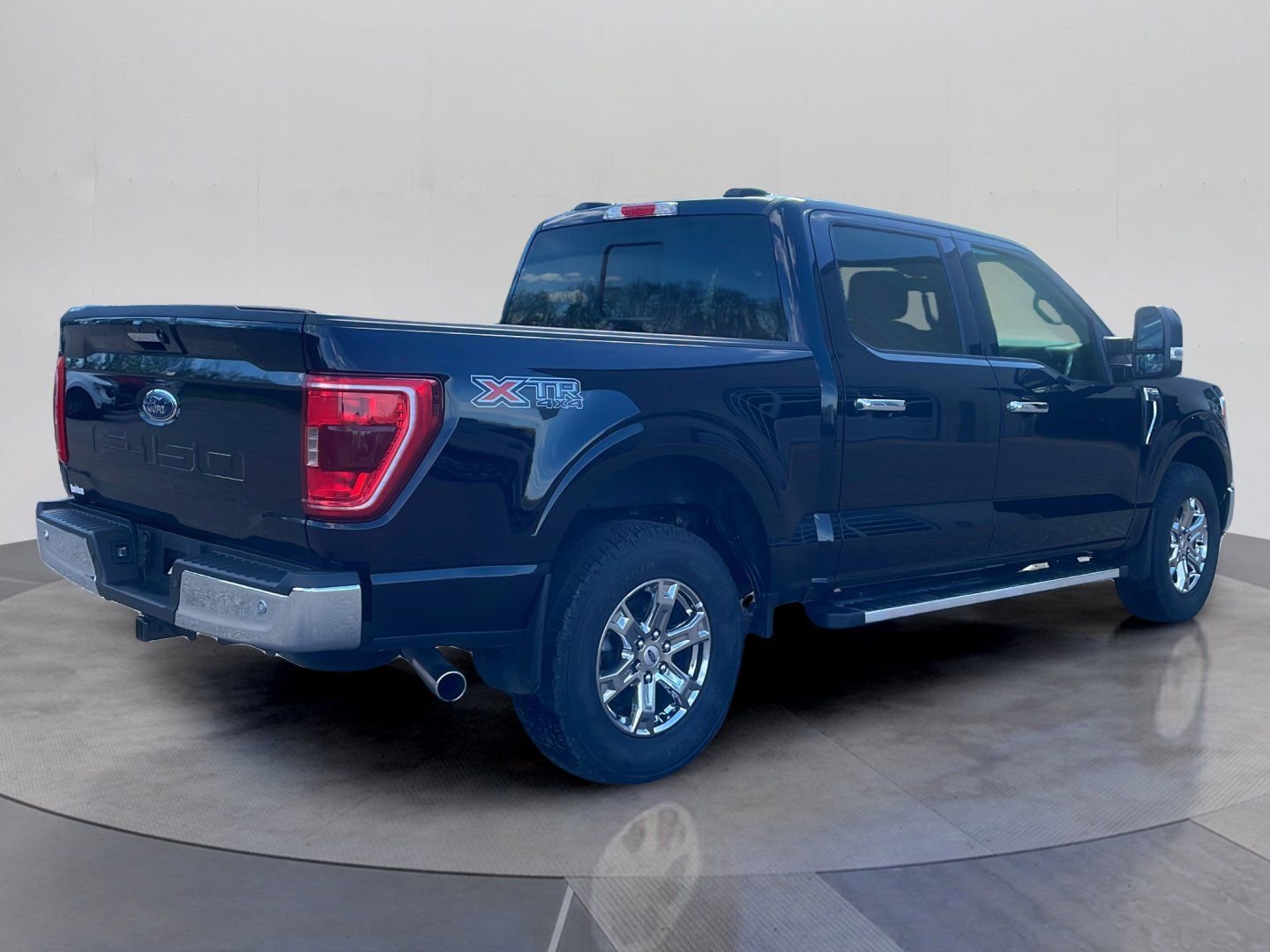 Used 2022 Ford F150 XLT w/ Equipment Group 302A High AWD/4WD image 6