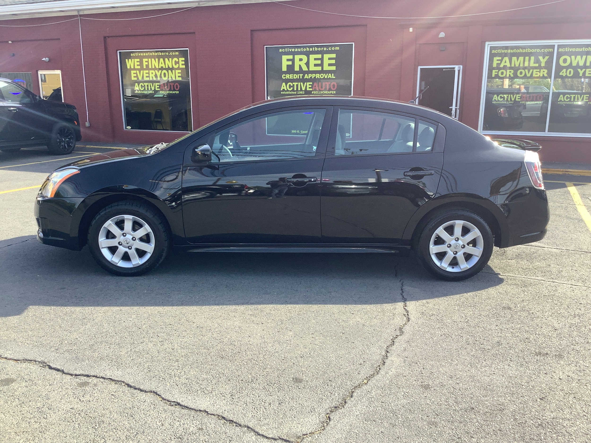 Used 2012 Nissan Sentra 2.0 SR FWD image 4