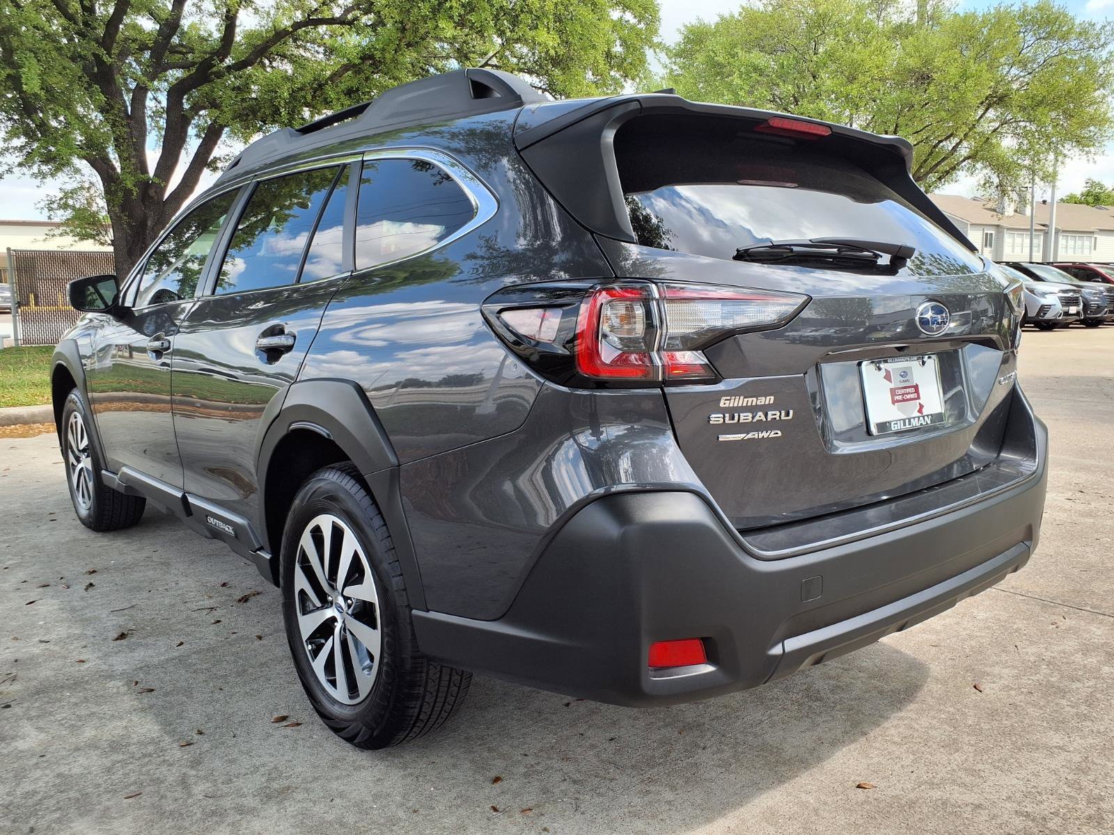 Certified 2023 Subaru Outback Premium image 3