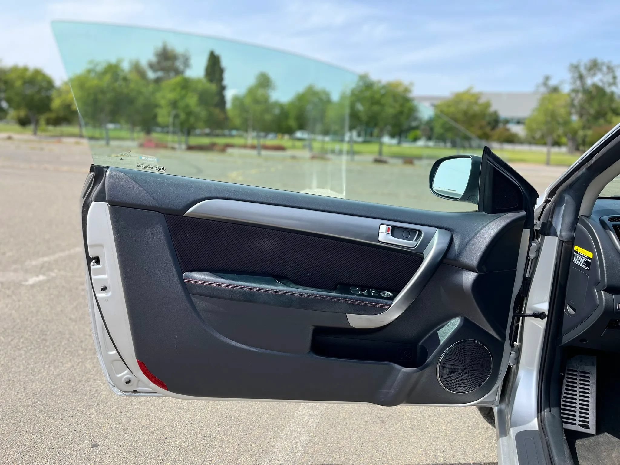 Used 2012 Kia Forte Koup SX FWD image 9