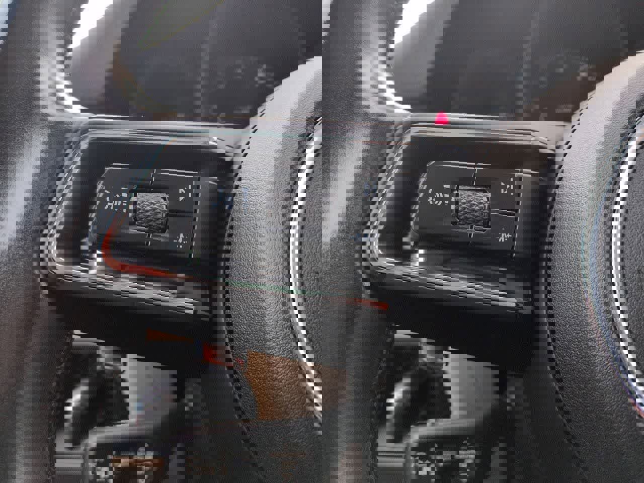 Used 2023 Porsche Macan Turbo image 25