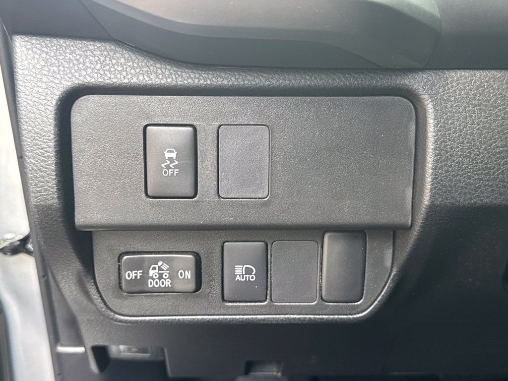 Used 2023 Toyota Tacoma SR5 AWD/4WD image 40
