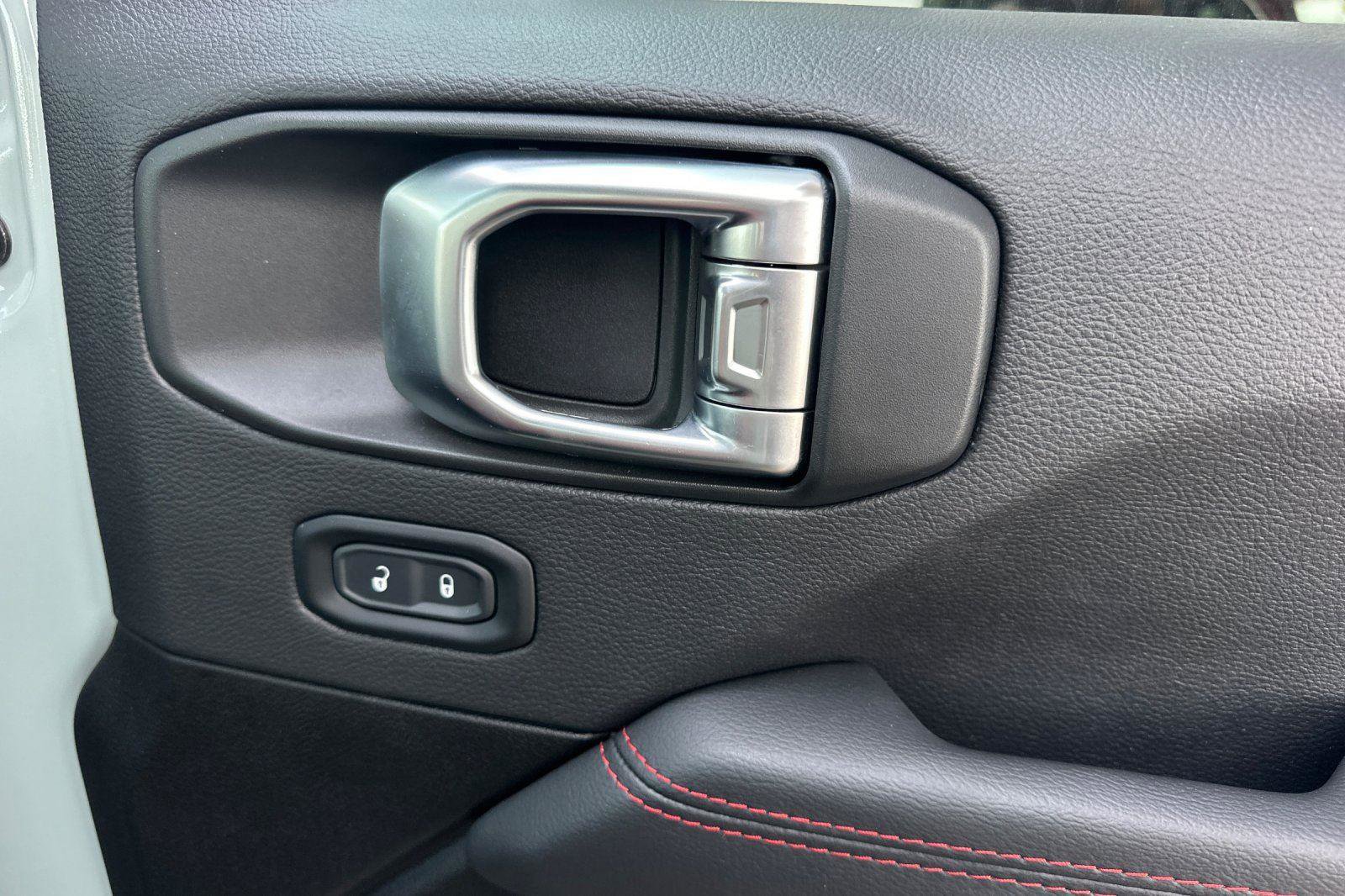 Used 2023 Jeep Wrangler Unlimited Rubicon 4xe image 19