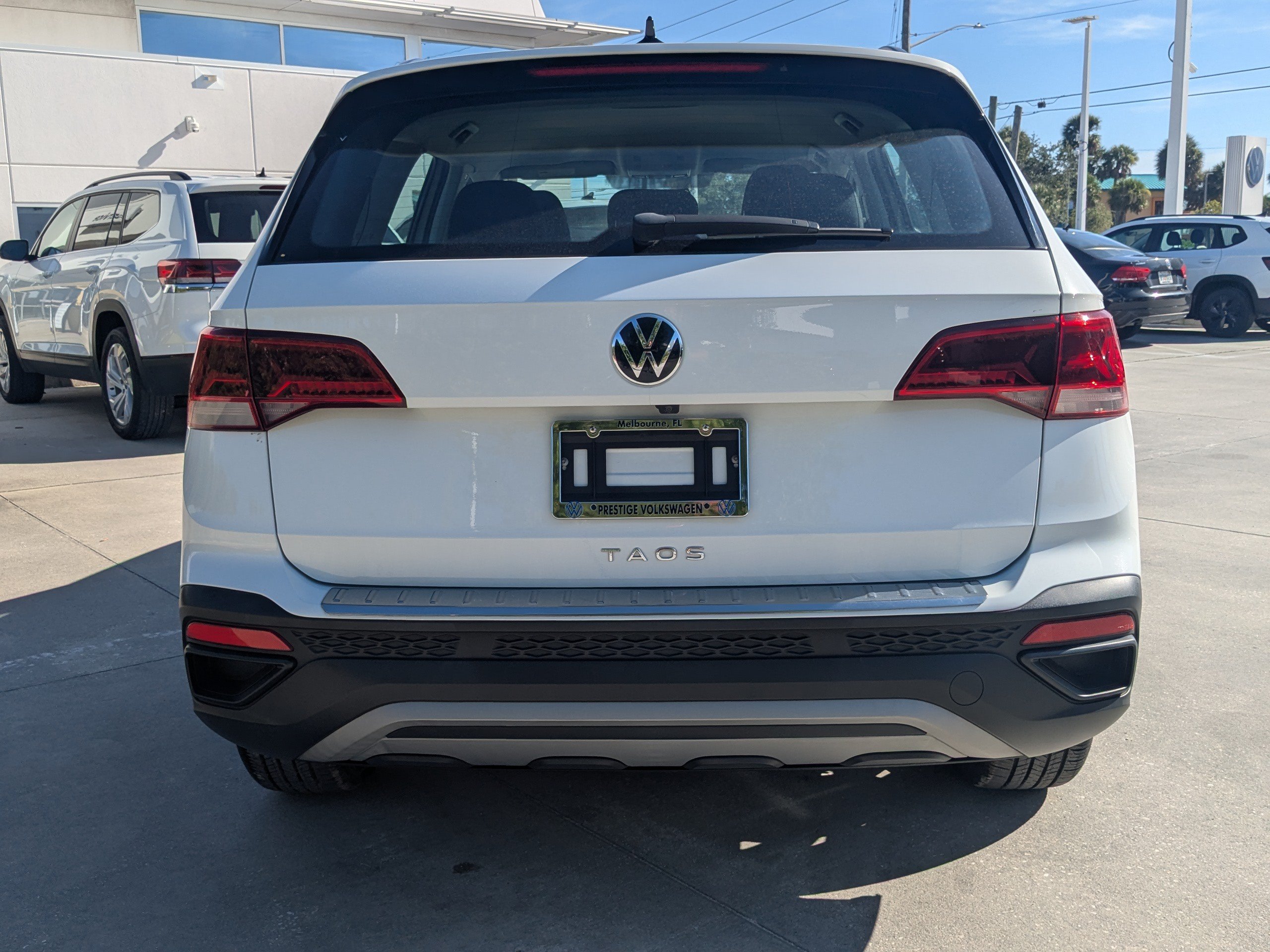 Used 2022 Volkswagen Taos S FWD image 4