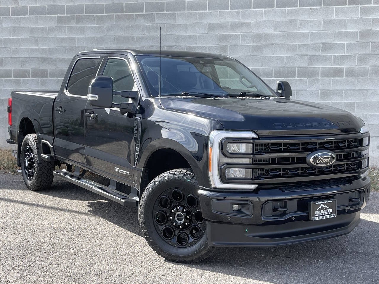 Used 2023 Ford F350 Lariat w/ Lariat Ultimate Package AWD/4WD image 1