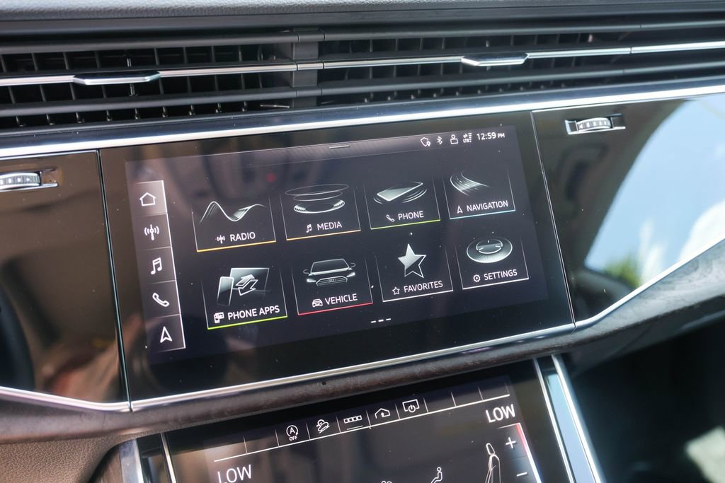 Used 2022 Audi Q8 Premium image 16