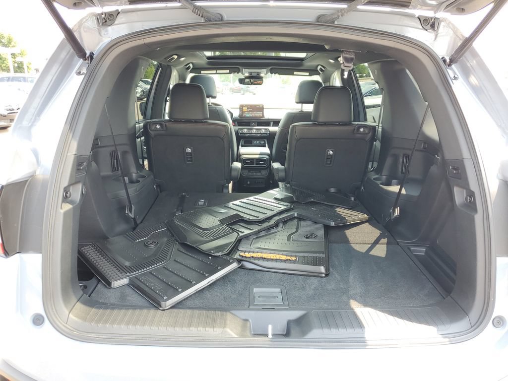 Certified 2025 Honda Pilot TrailSport image 8