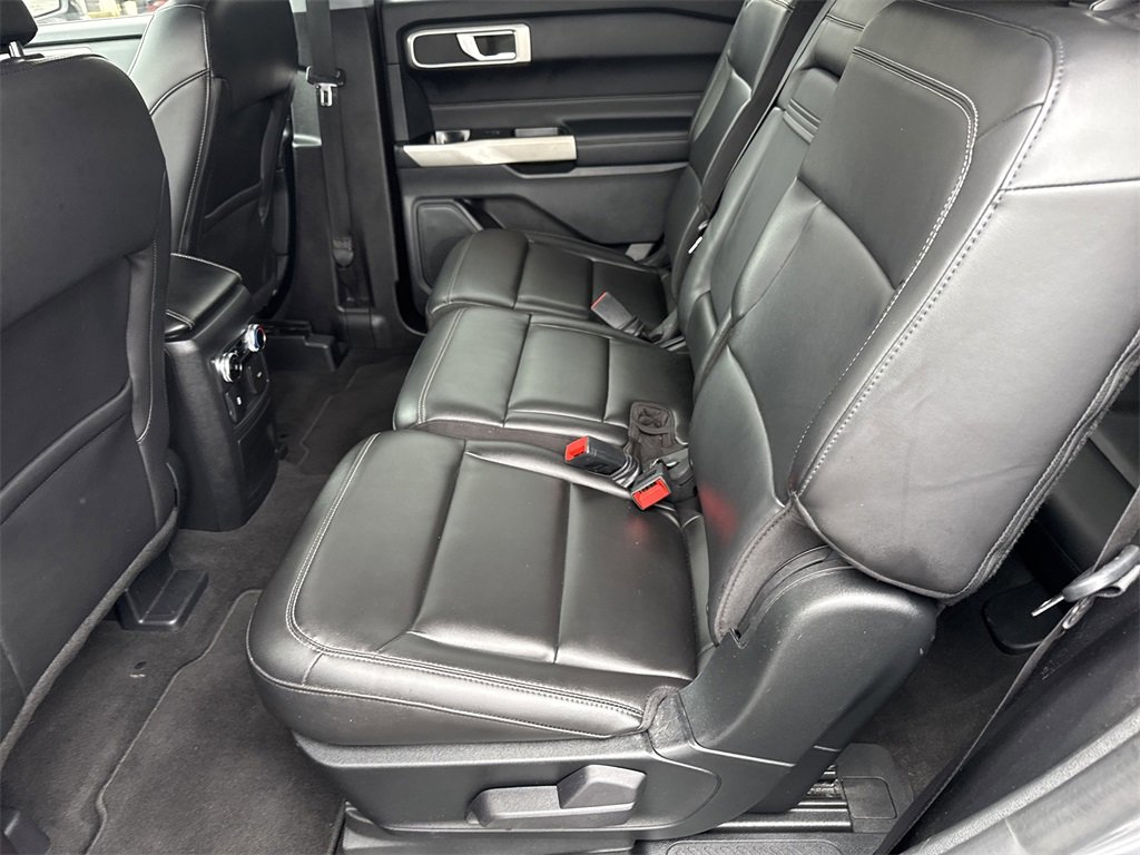 Used 2022 Ford Explorer XLT w/ Equipment Group 202A image 22