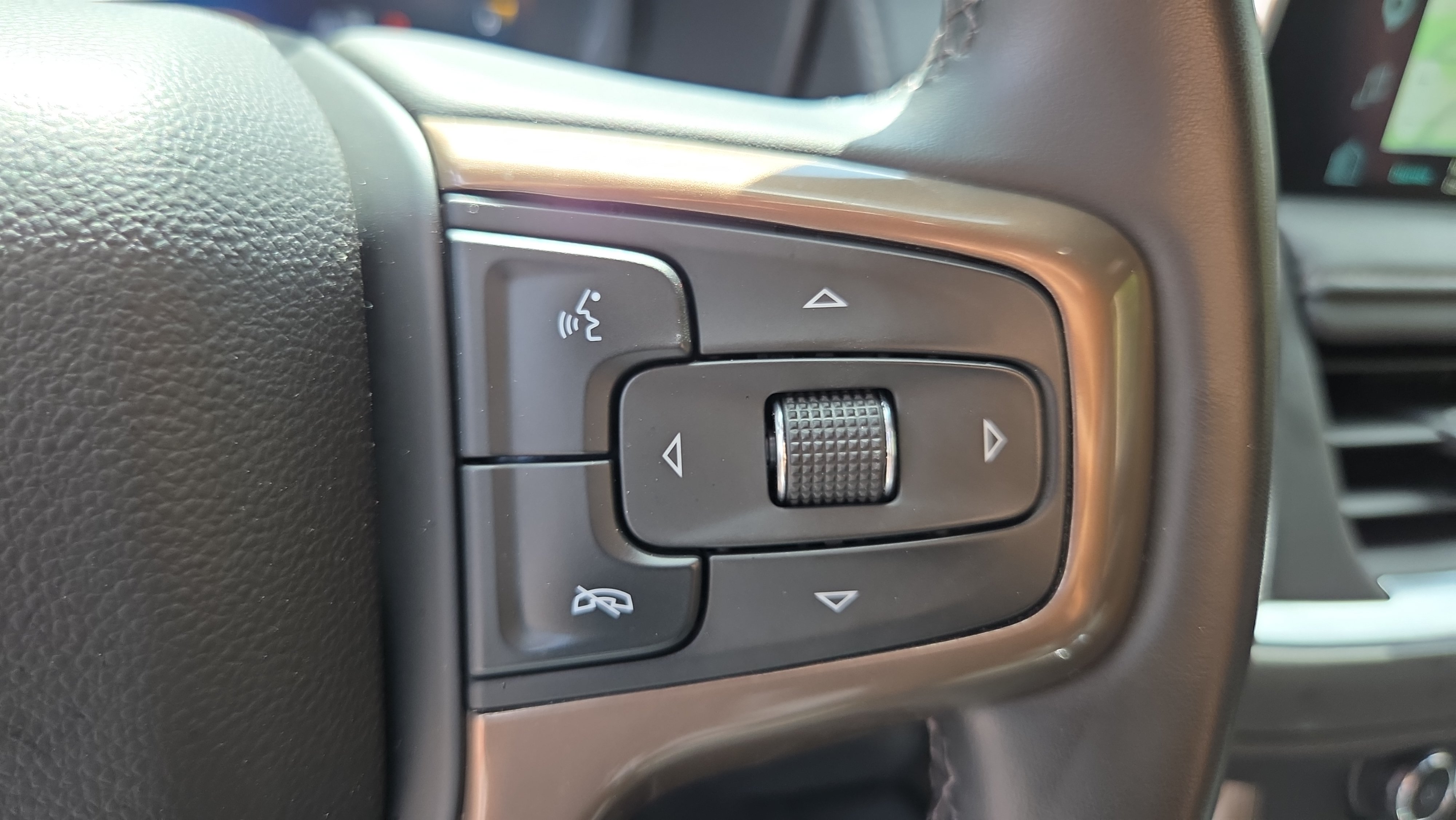 Certified 2023 Chevrolet Suburban High Country AWD/4WD image 30
