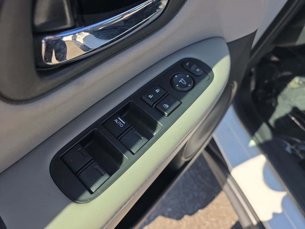 Used 2017 Honda HR-V LX image 16