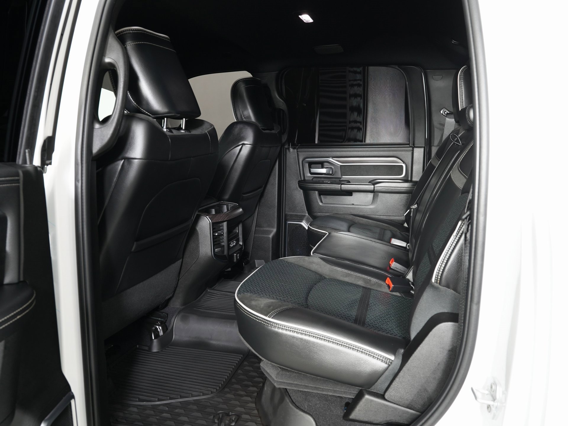 Used 2025 RAM 3500 Laramie w/ Sport Appearance Package image 12