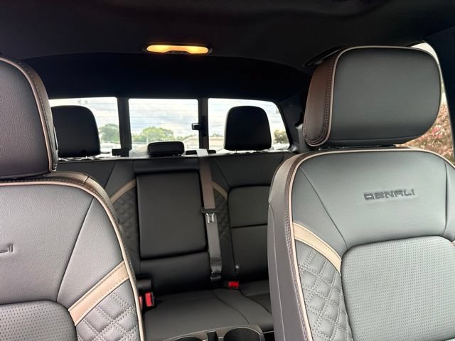 New 2026 GMC Canyon Denali w/ LPO, Denali Black Edition AWD/4WD image 27