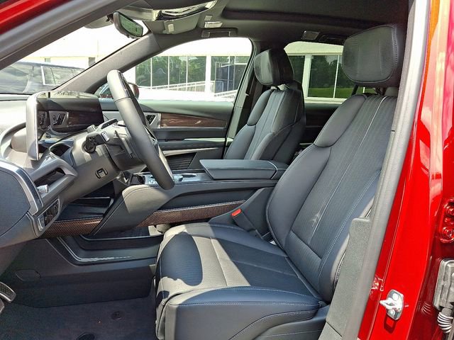 New 2026 Cadillac Vistiq Premium Luxury w/ LPO, Floor Liner Package AWD/4WD image 8