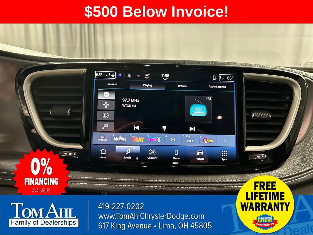 New 2026 Chrysler Pacifica Select image 15