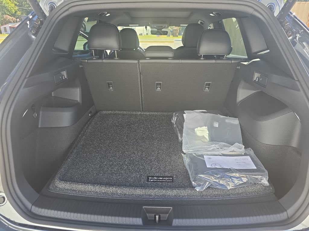 New 2026 Volkswagen Tiguan SE R-Line AWD/4WD image 17