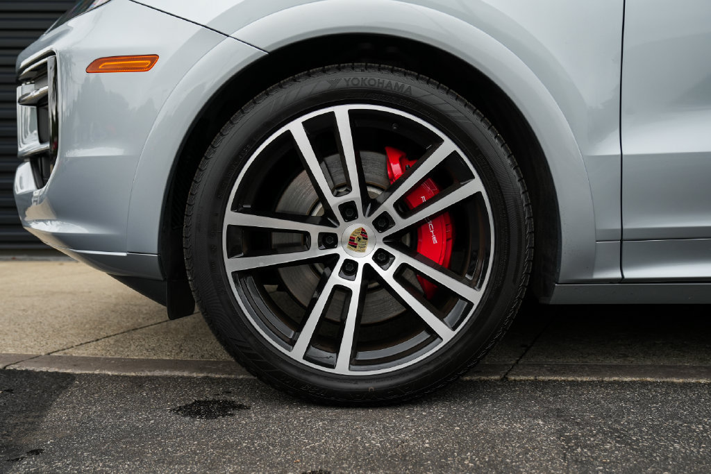 Certified 2024 Porsche Cayenne S AWD/4WD image 11