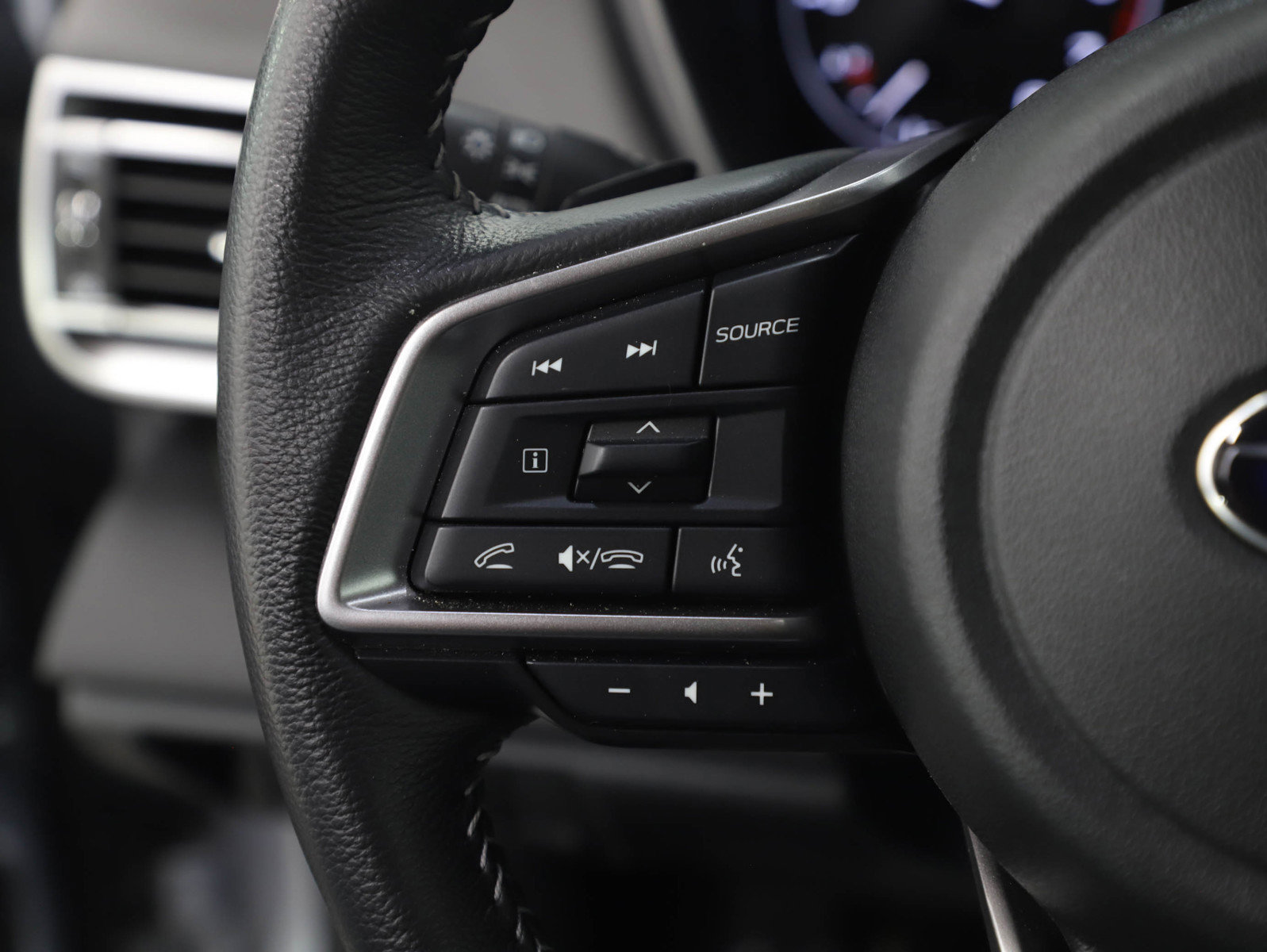 Used 2023 Subaru Outback Onyx Edition image 25