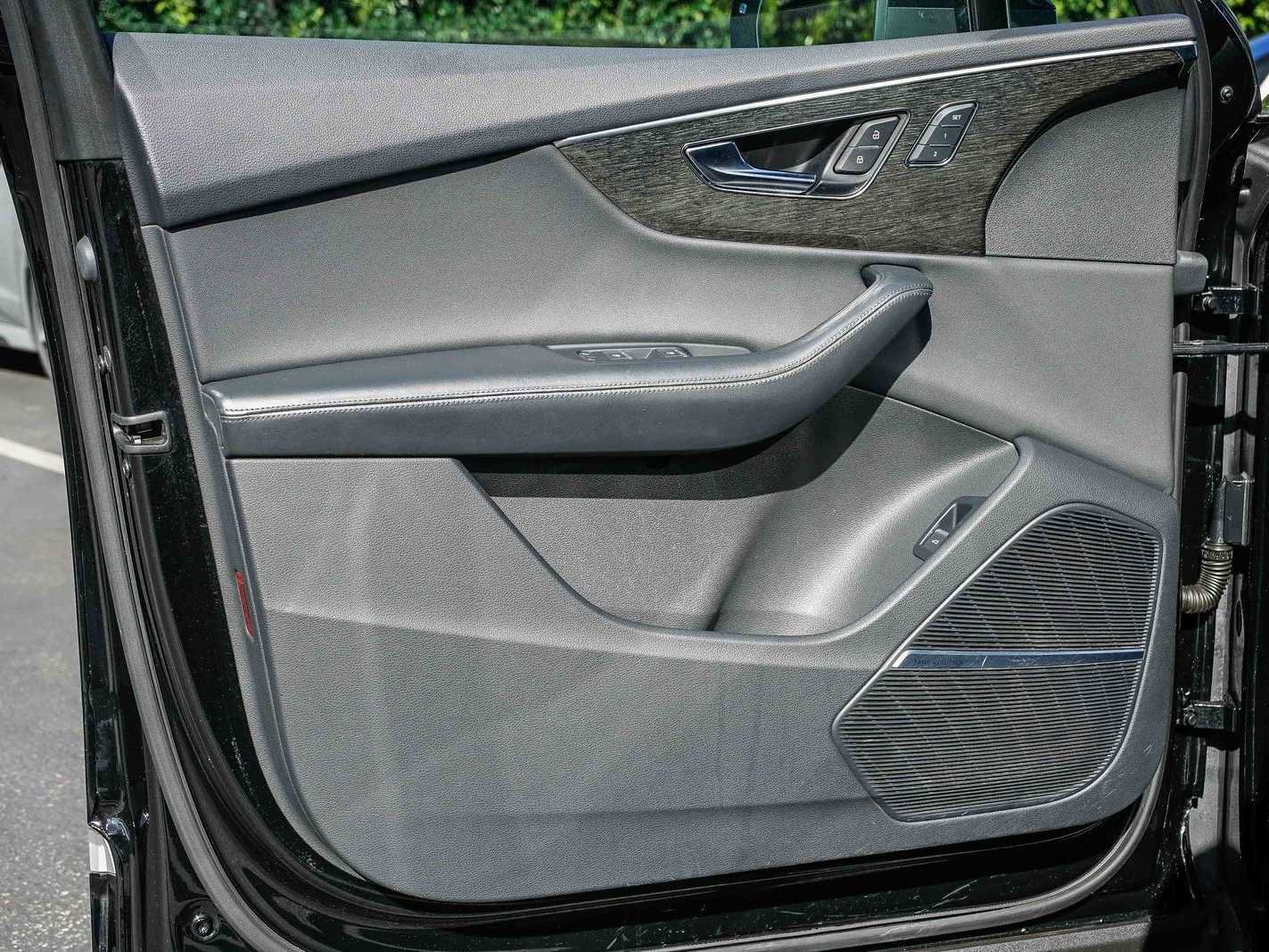 Used 2022 Audi Q7 Premium Plus w/ Premium Plus Package image 20