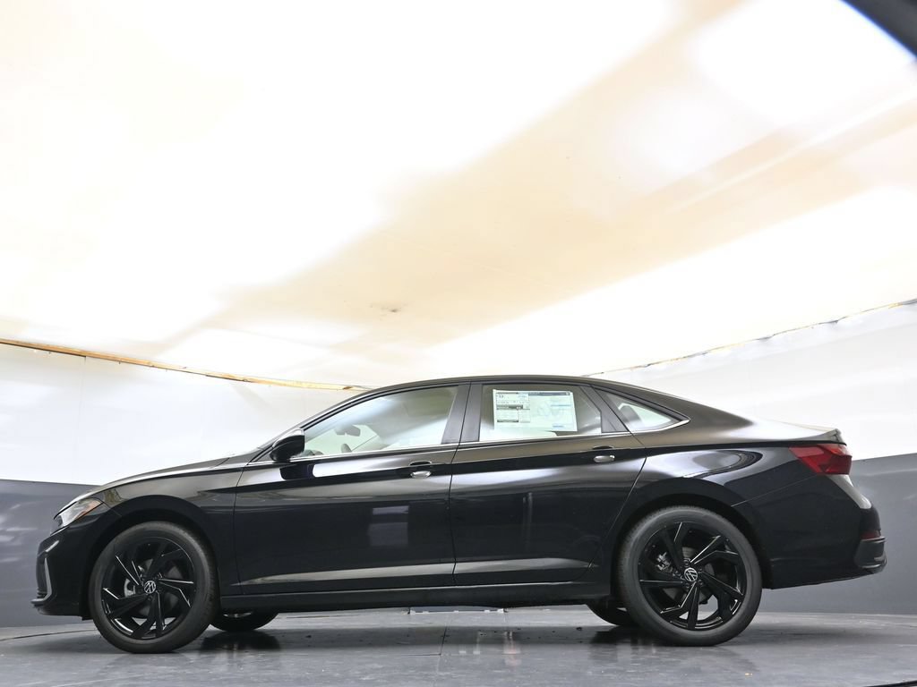 Certified 2026 Volkswagen Jetta SE w/ Black Wheel Package FWD image 30