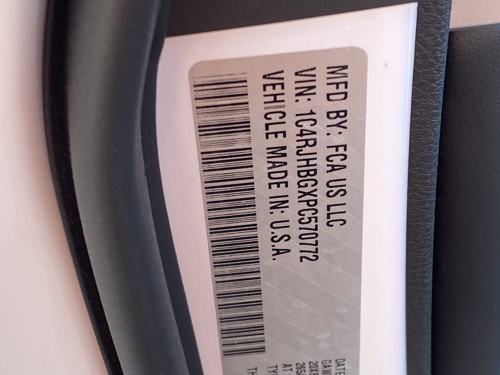 Certified 2023 Jeep Grand Cherokee Limited w/ Black Appearance Package image 38