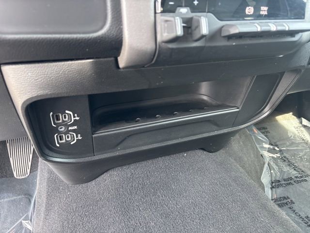 Used 2024 RAM 2500 Big Horn AWD/4WD image 29