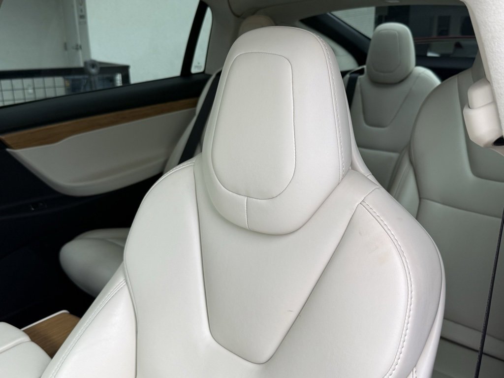 Used 2019 Tesla Model X 100D image 3