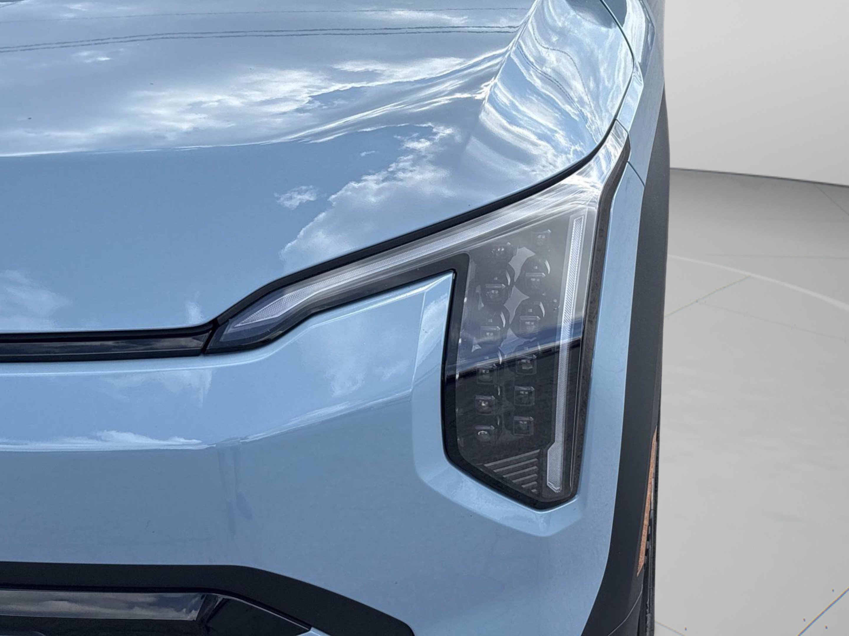New 2027 Kia EV3 Wind FWD image 10