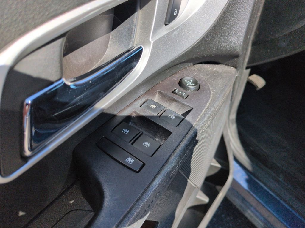 Used 2016 Chevrolet Equinox LT w/ Convenience Package image 12