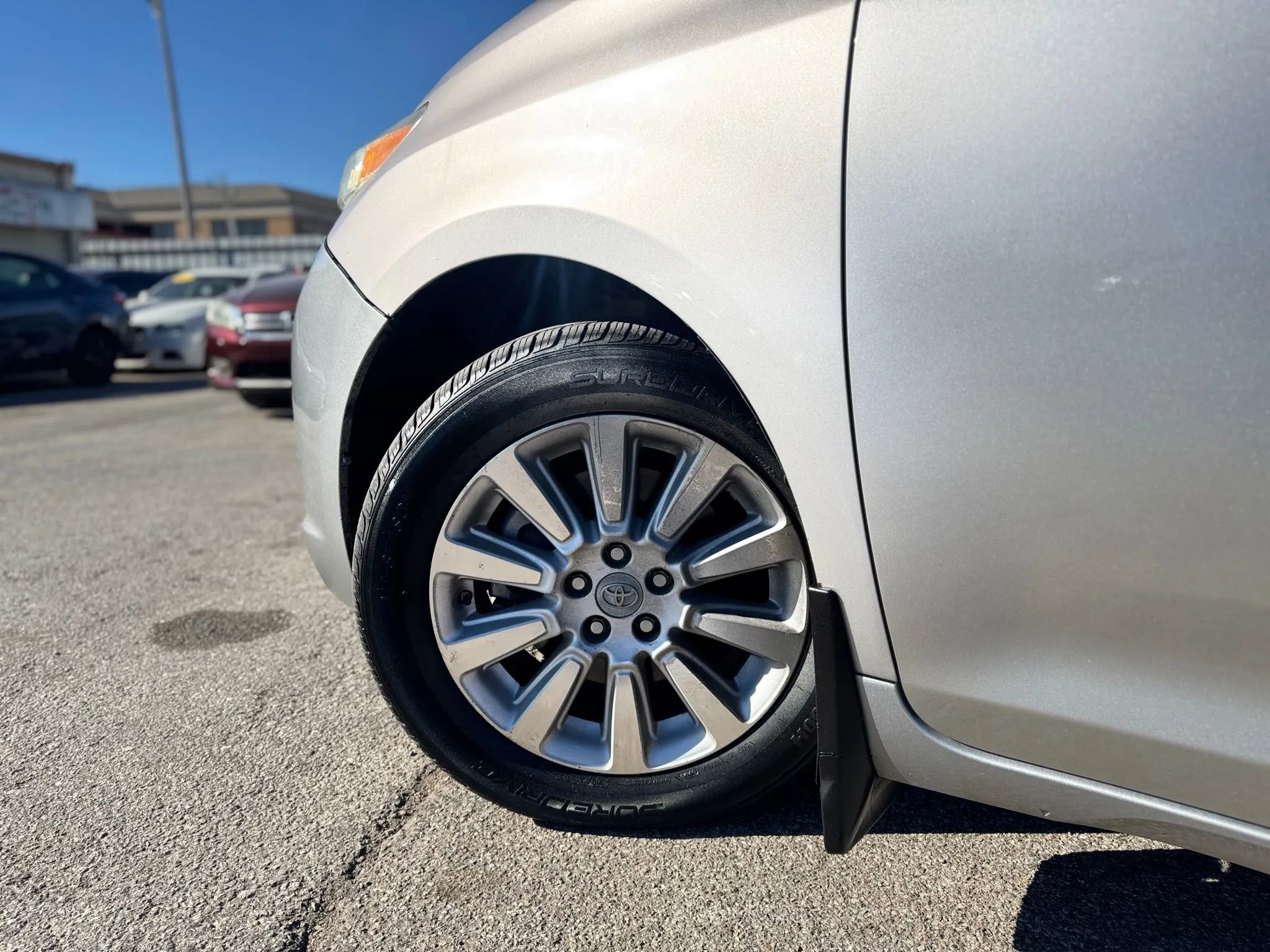 Used 2012 Toyota Sienna XLE image 9