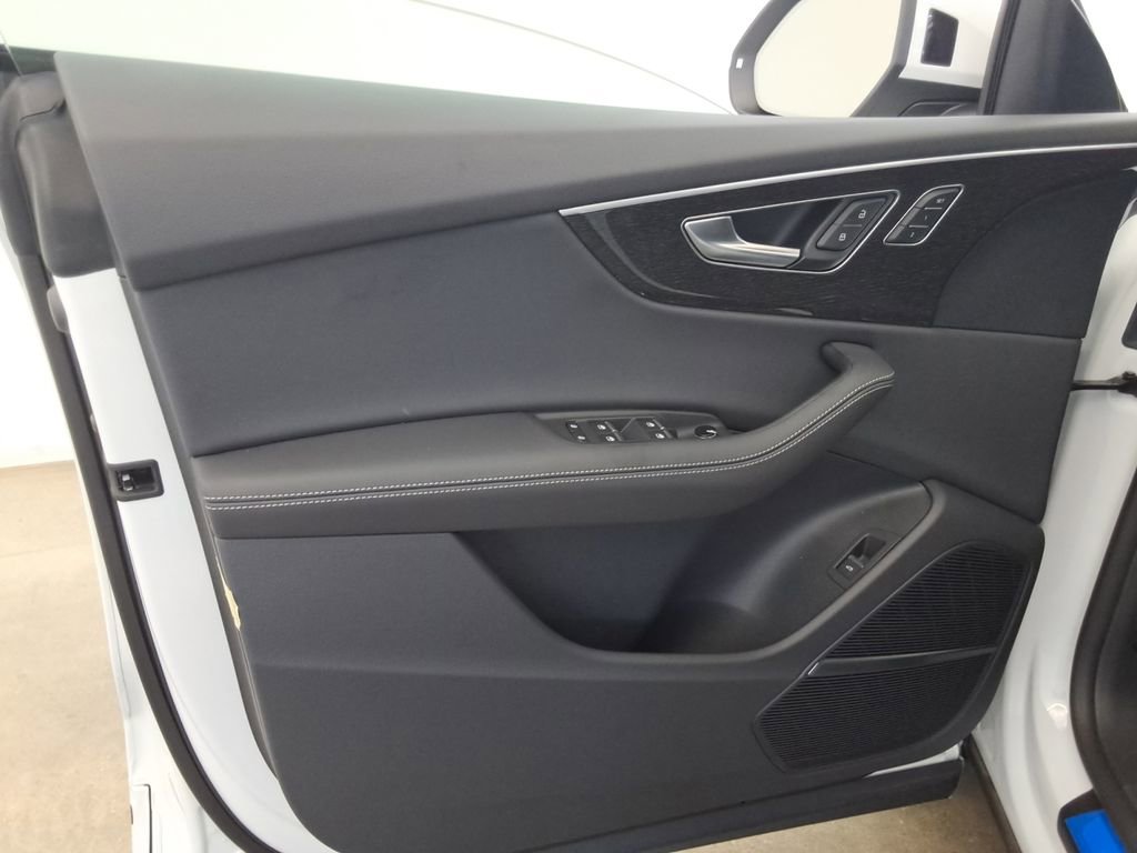 New 2026 Audi Q8 Premium Plus image 17