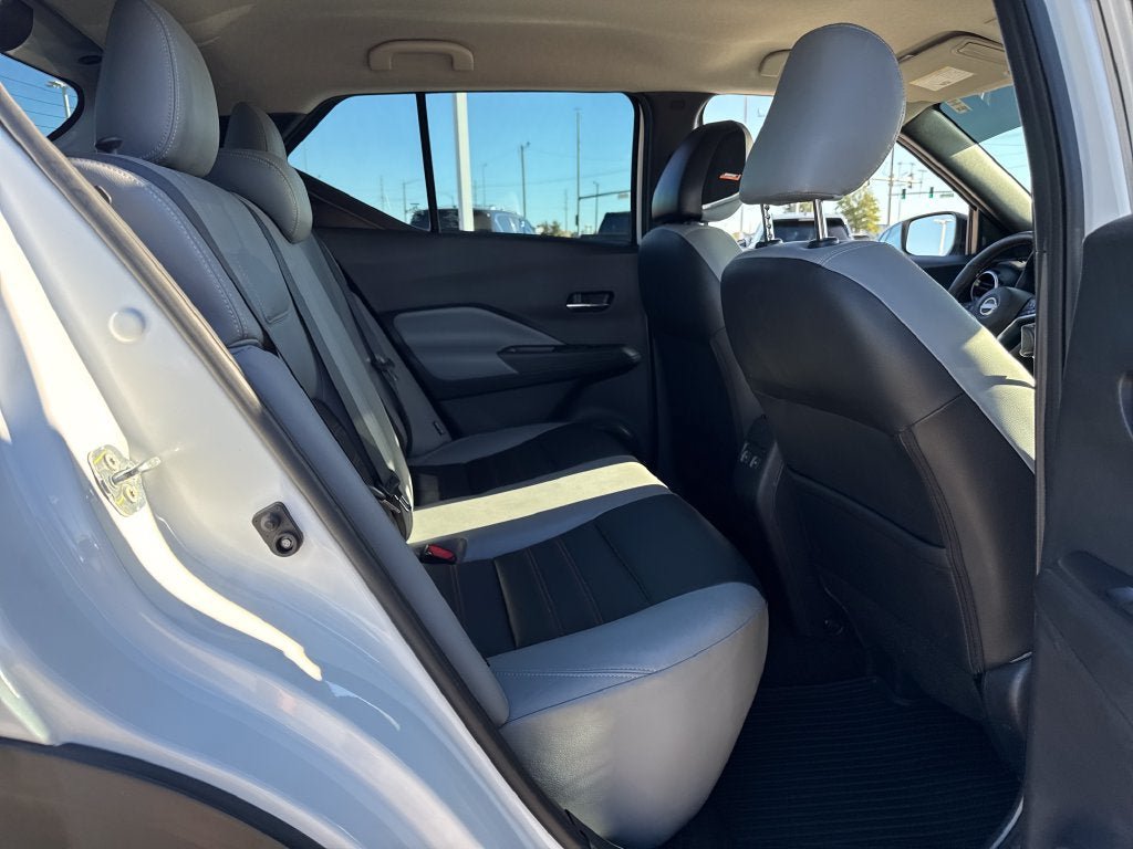 Used 2023 Nissan Kicks SR w/ SR Premium Package FWD image 12