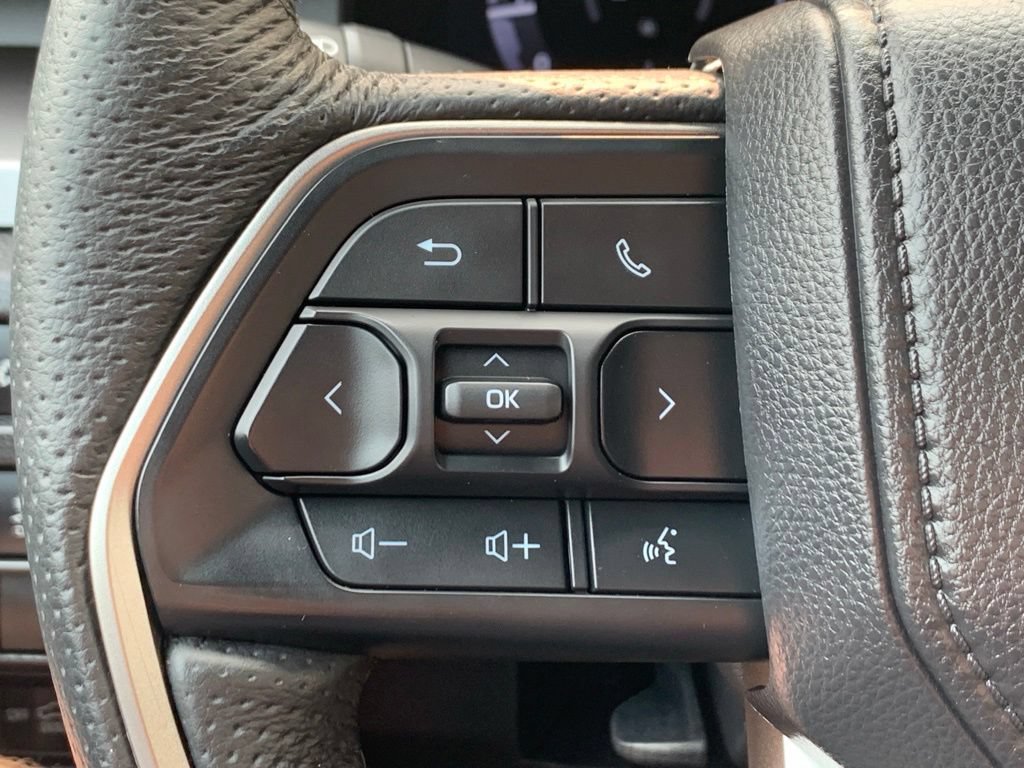 Used 2025 Toyota Tacoma TRD Sport AWD/4WD image 11