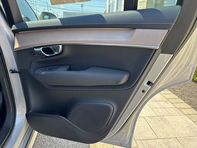 Used 2025 Volvo XC90 B6 Plus AWD/4WD image 13