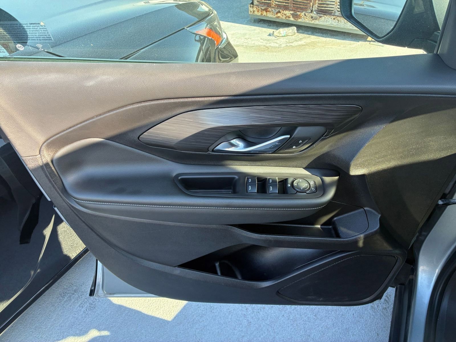 Used 2024 GMC Terrain SLE FWD image 18