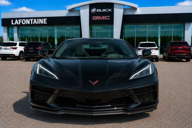 Used 2021 Chevrolet Corvette Stingray Preferred Cpe w/ Engine Appearance Package RWD image 2