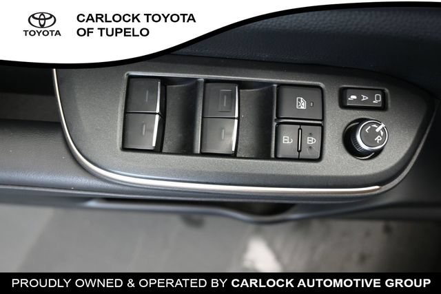 Used 2023 Toyota Crown AWD/4WD image 28