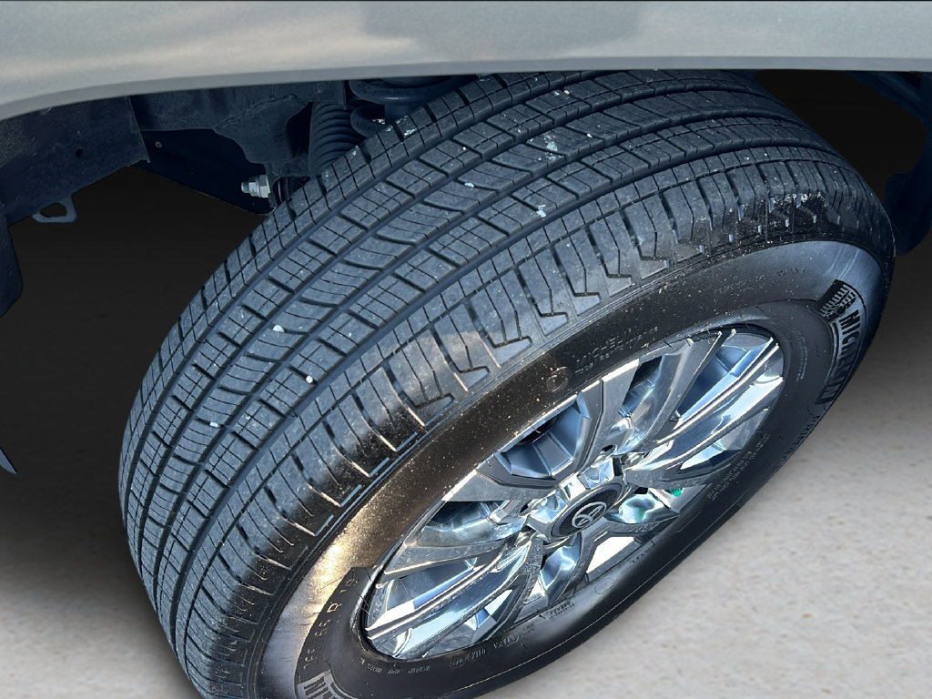 Certified 2025 Toyota Tacoma Limited AWD/4WD image 27