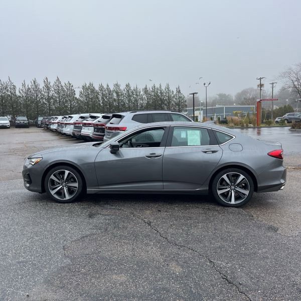 Used 2025 Acura TLX w/ Technology Package image 2