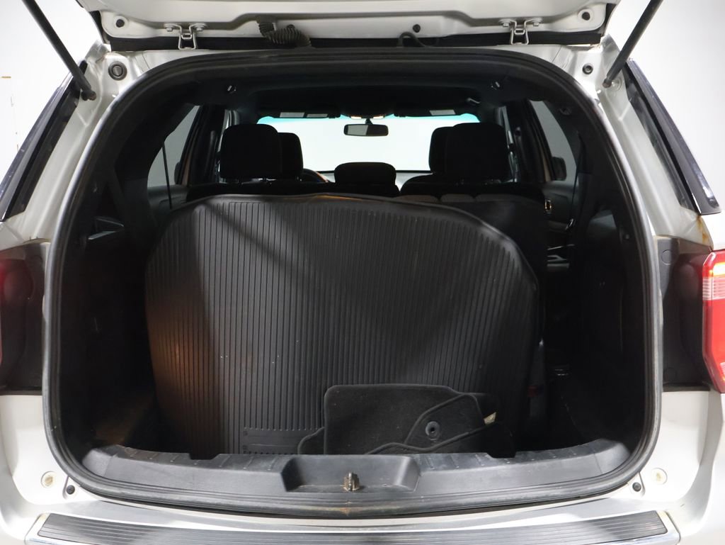 Used 2018 Ford Explorer XLT image 4