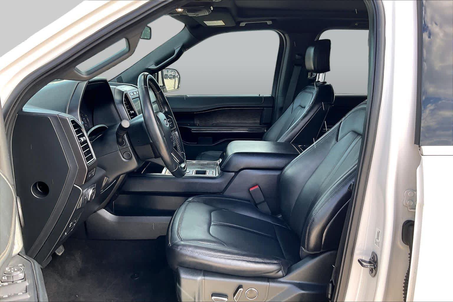 Used 2019 Ford Expedition Limited w/ Driver Assistance Package RWD image 8