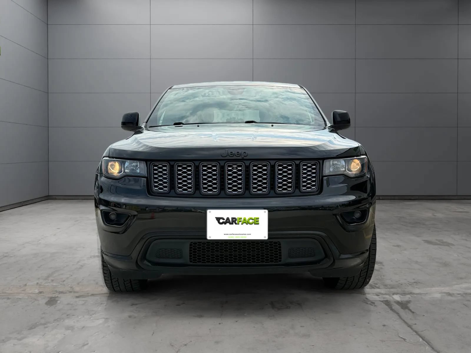 Used 2019 Jeep Grand Cherokee Altitude AWD/4WD image 2