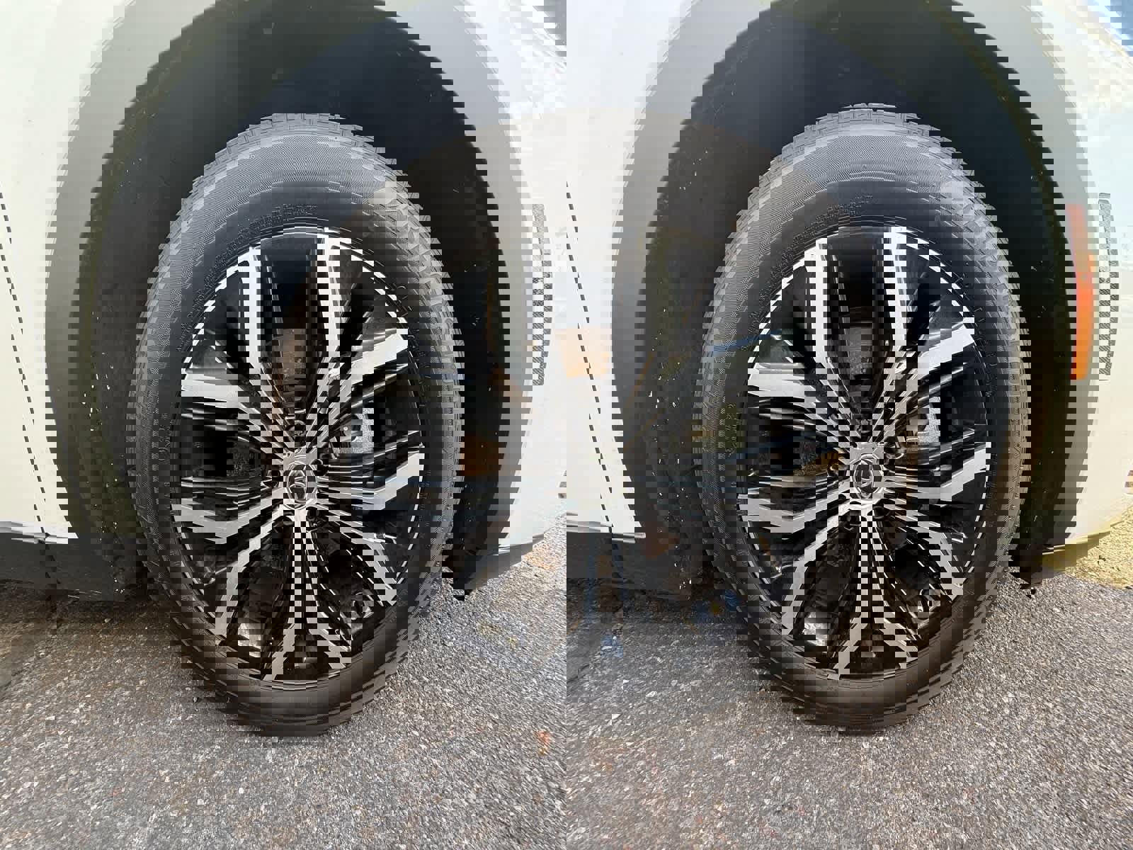 Used 2023 Toyota Crown Limited image 6