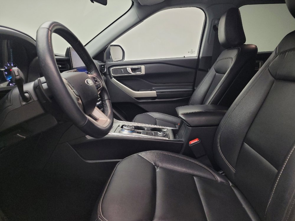 Used 2020 Ford Explorer XLT w/ Equipment Group 202A image 17