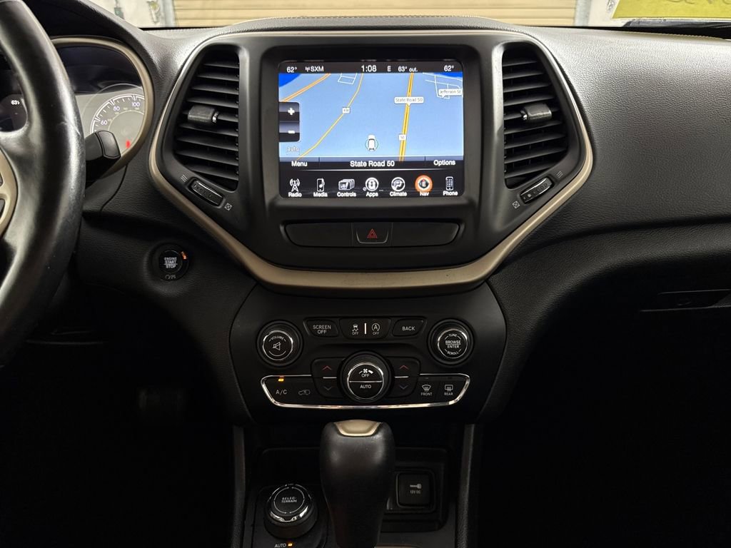 Used 2017 Jeep Cherokee Limited w/ Luxury Group image 17