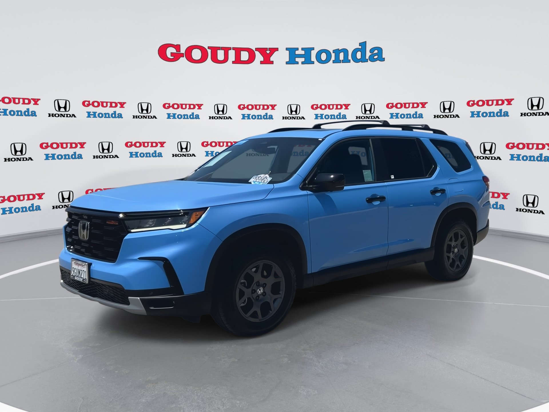 Certified 2023 Honda Pilot TrailSport image 4