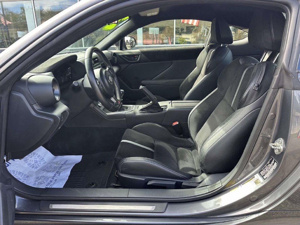 Used 2022 Toyota GR86 Premium w/ ALL Weather Mat Package (TMS) RWD image 13