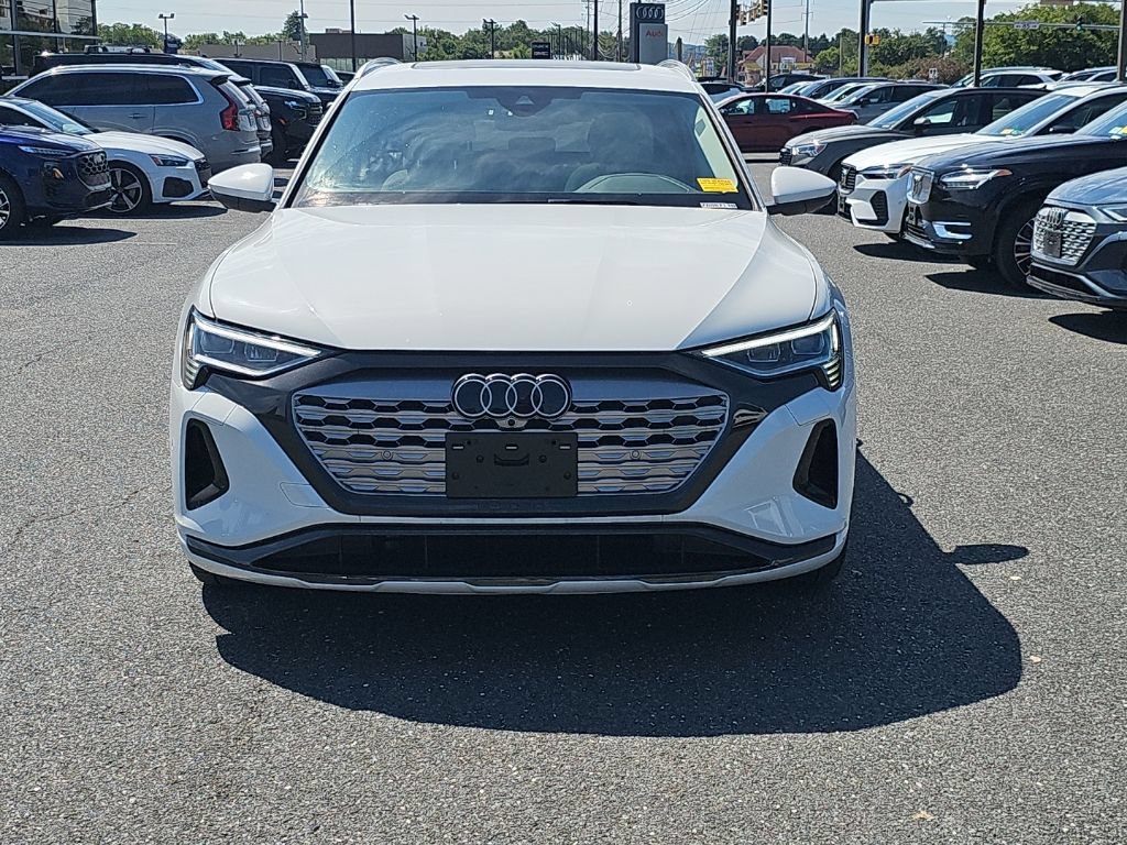 Used 2024 Audi Q8 e-tron Premium Plus w/ Premium Plus Package AWD/4WD image 17