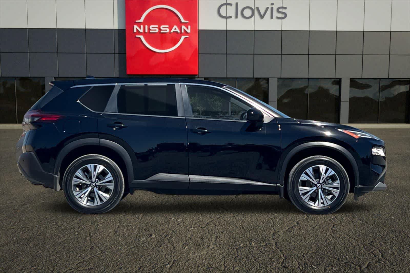 Used 2023 Nissan Rogue SV FWD image 9